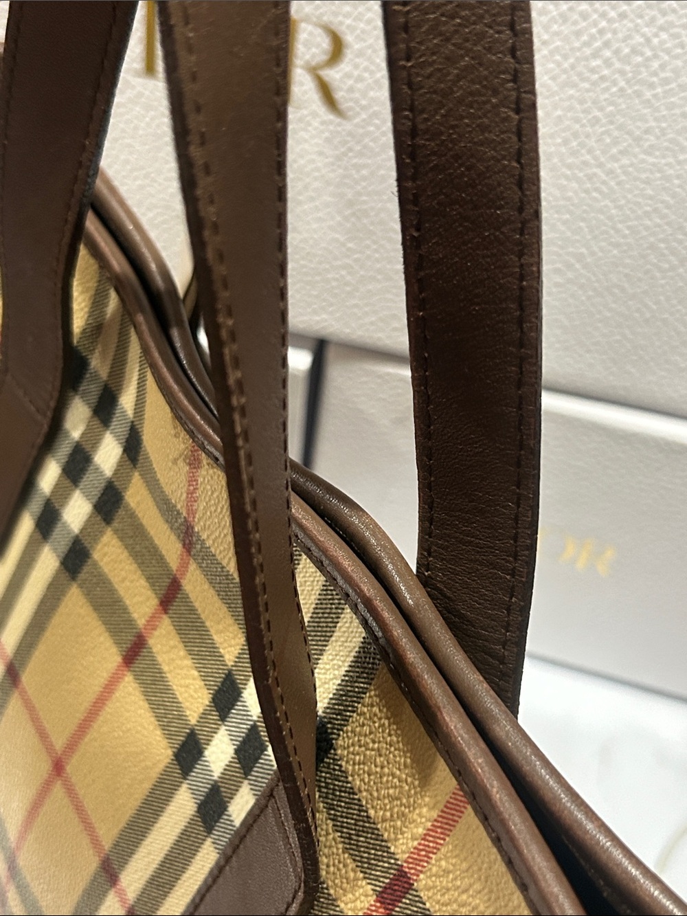 Burberry Haymarket Classic Tote top handle bag - Picture 7 of 11